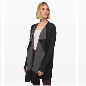 Lululemon Still Lotus Wrap - Reversible Heathered Black / Heathered Titanium